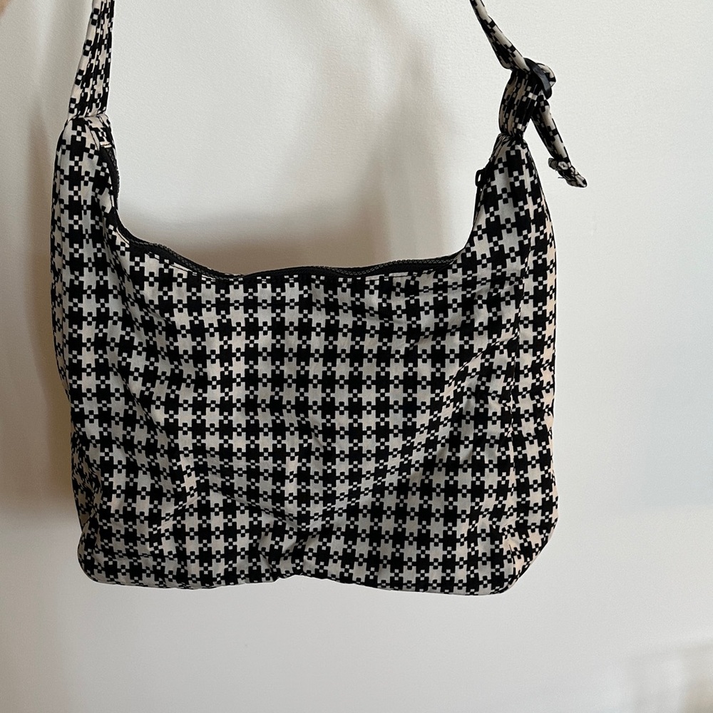 BAGGU Black and White Checkered Shoulder Bag MAKE OFFERS!!!